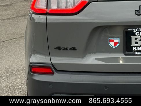 Used 2023 Jeep Cherokee Altitude Lux image 11