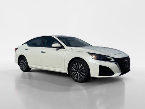 New 2025 Nissan Altima 2.5 SV w/ SV Premium Package image 8