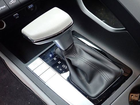 Used 2023 Hyundai Elantra SEL image 23