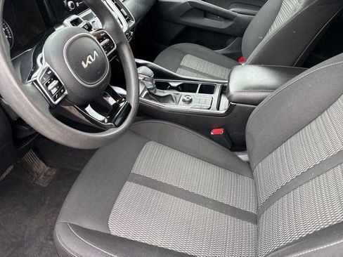 Used 2023 Kia Sorento LX image 11