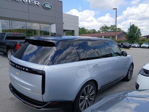 Used 2025 Land Rover Range Rover Long Wheelbase Autobiography AWD/4WD image 2