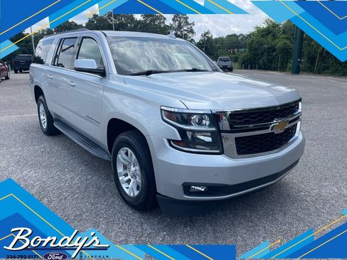 Used 2017 Chevrolet Suburban LT w/ Luxury Package RWD image 1