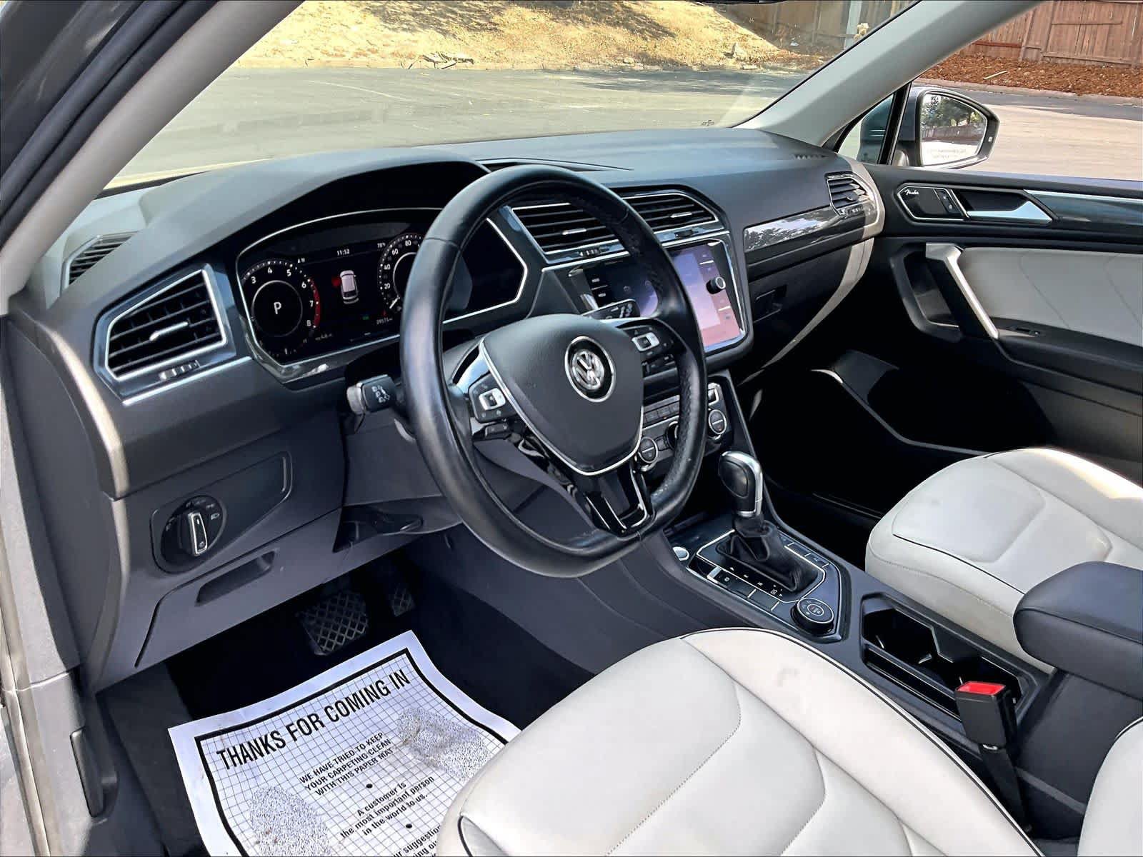 Used 2019 Volkswagen Tiguan SEL Premium w/ 3rd Row Seat Package AWD/4WD image 17
