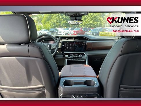 New 2025 GMC Sierra 3500 Denali Ultimate image 43