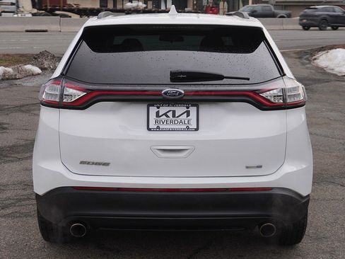 Used 2018 Ford Edge SE image 9