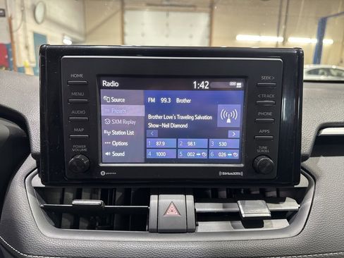 Used 2020 Toyota RAV4 LE image 20