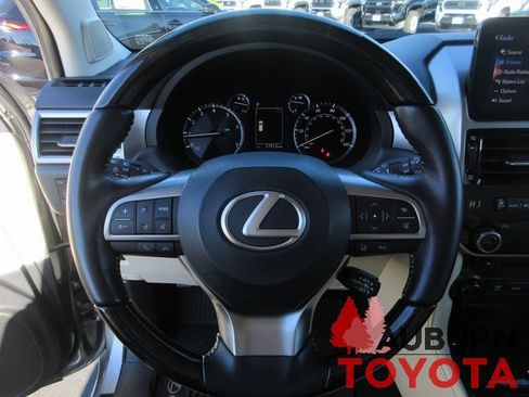 Used 2023 Lexus GX 460 Premium image 17
