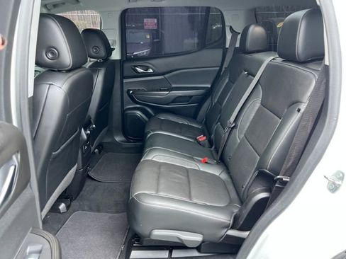 Used 2020 GMC Acadia SLT w/ Premium Package image 17