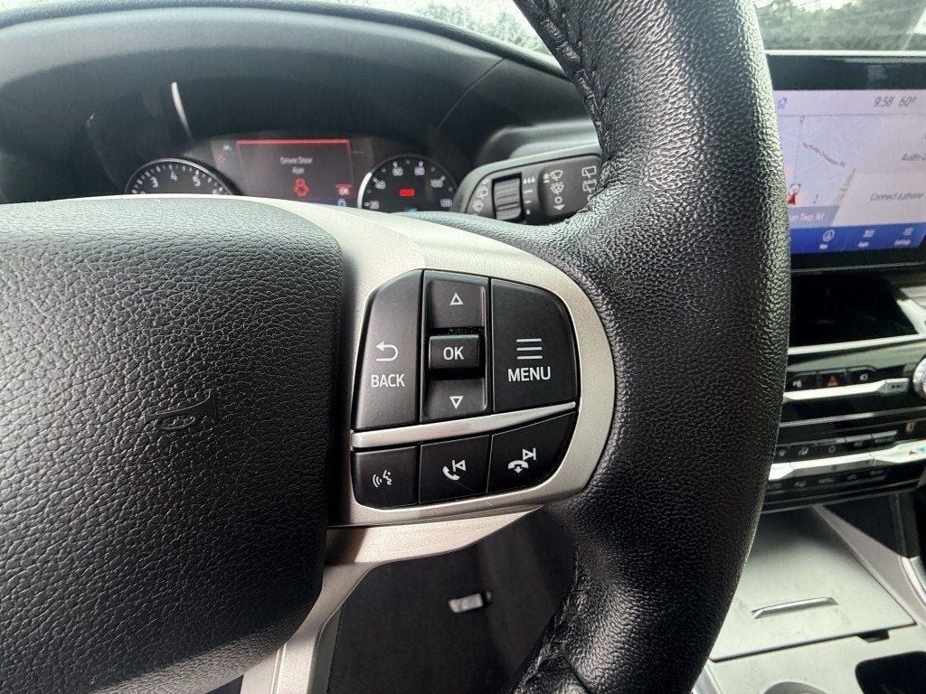 Used 2021 Ford Explorer Limited w/ Equipment Group 301A AWD/4WD image 12
