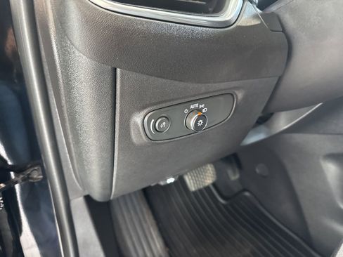 Used 2024 Chevrolet Equinox LS w/ LS Convenience Package image 20