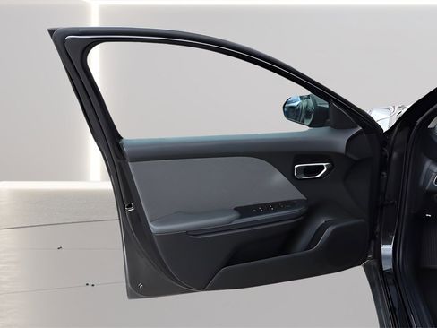 Used 2025 Kia K4 EX image 11