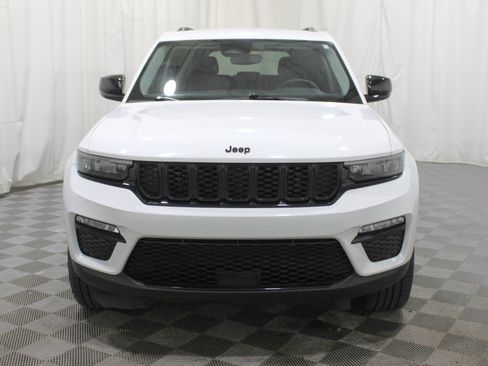 Used 2023 Jeep Grand Cherokee Limited w/ Black Appearance Package image 39