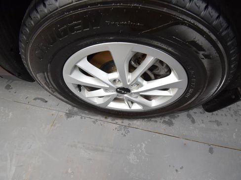 Certified 2024 Kia Carnival LX image 9