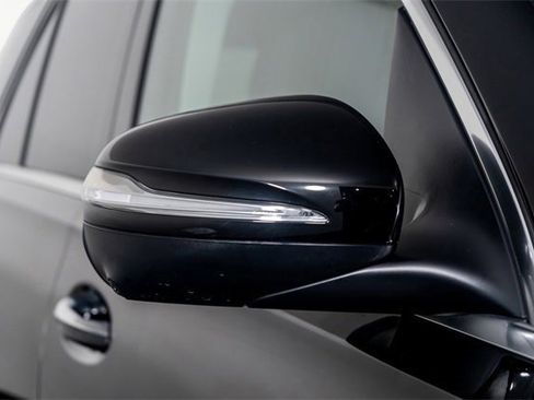 Used 2024 Mercedes-Benz GLE 450 4MATIC w/ Winter Package image 12