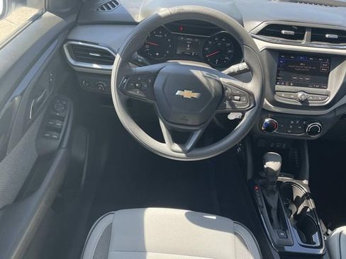 Used 2021 Chevrolet TrailBlazer LS FWD image 10
