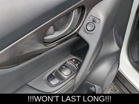 Used 2019 Nissan Rogue SV FWD image 16