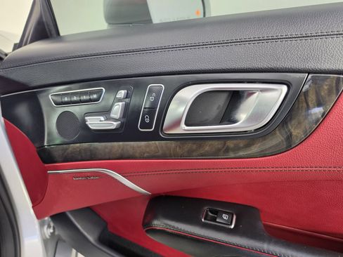 Used 2013 Mercedes-Benz SL 550 image 25