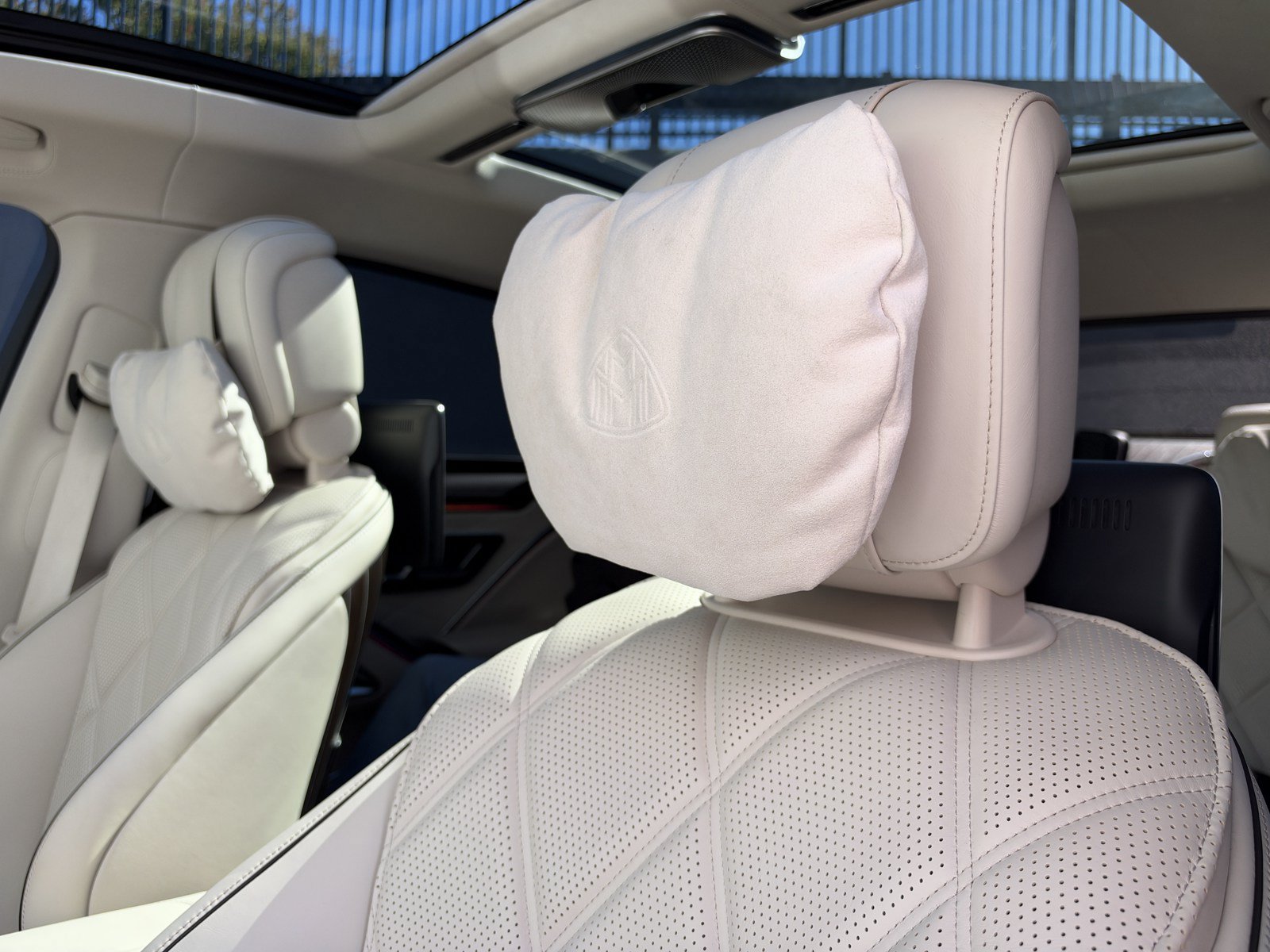 Used 2023 Mercedes-Benz Maybach S 580 4MATIC image 31
