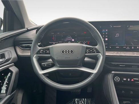 Used 2025 Audi Q5 Premium w/ 19" Wheel Package AWD/4WD image 10