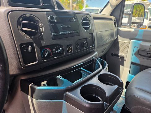 Used 2011 Ford E-250 and Econoline 250 RWD image 12