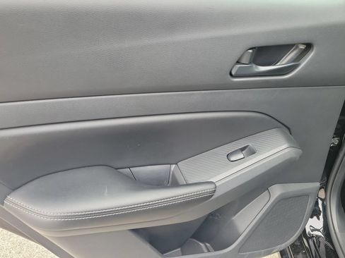 Used 2025 Nissan Altima 2.5 SV FWD image 10