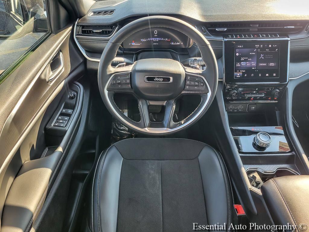 Certified 2025 Jeep Grand Cherokee L Laredo AWD/4WD image 19