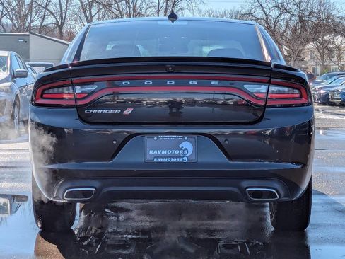 Used 2019 Dodge Charger SXT AWD/4WD image 10