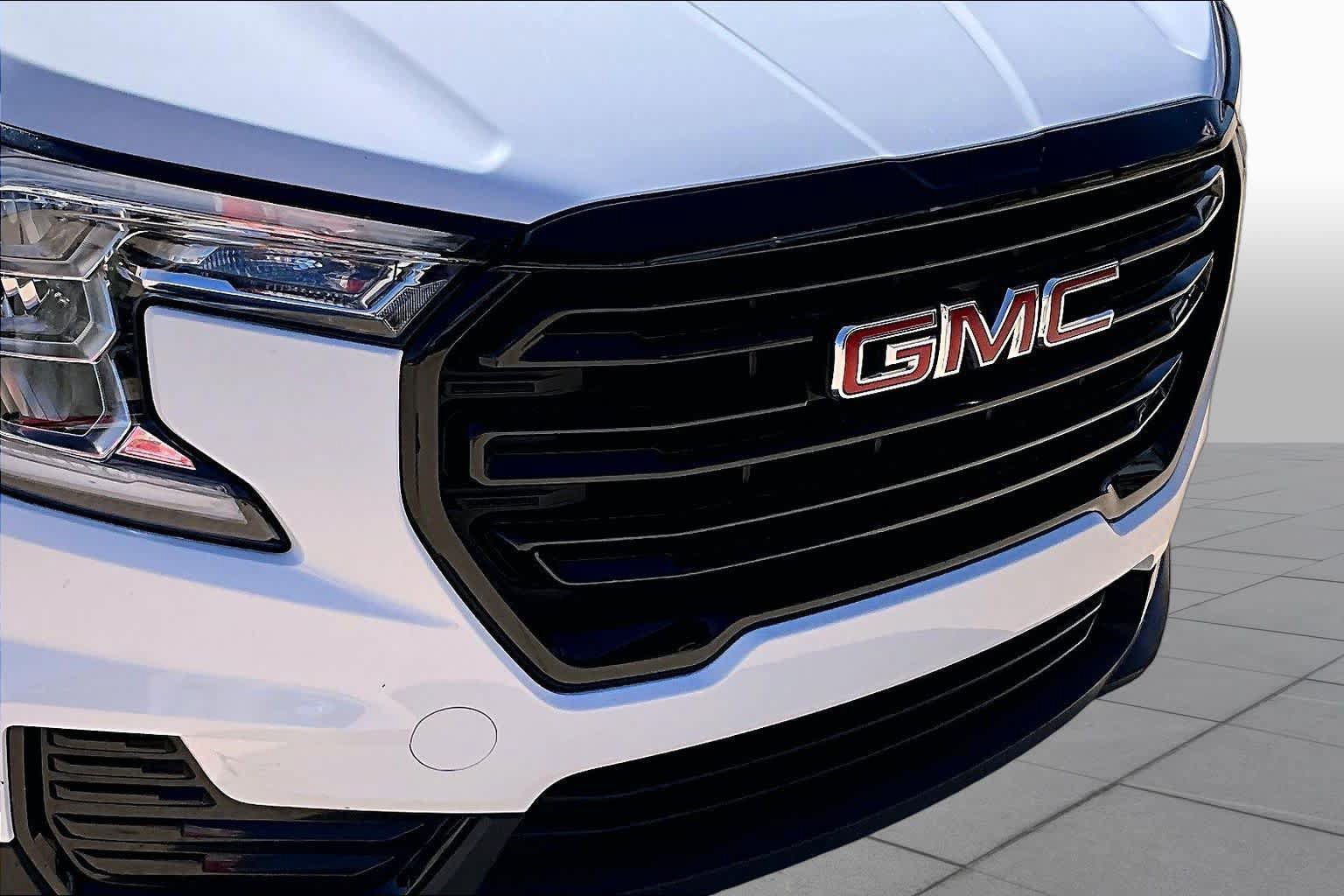 Used 2022 GMC Terrain SLE w/ Driver Convenience Package FWD image 29