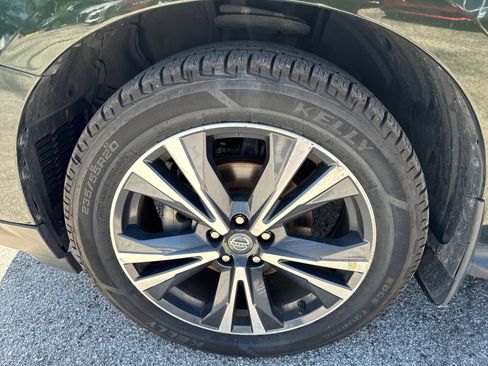 Used 2019 Nissan Pathfinder Platinum AWD/4WD image 18