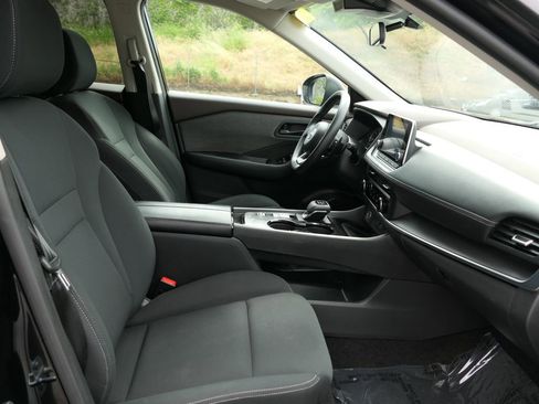 Used 2023 Nissan Rogue S FWD image 25