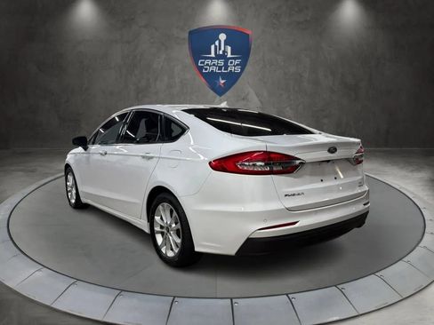 Used 2020 Ford Fusion SE image 3