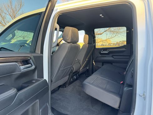 Used 2025 Chevrolet Silverado 1500 LT image 19