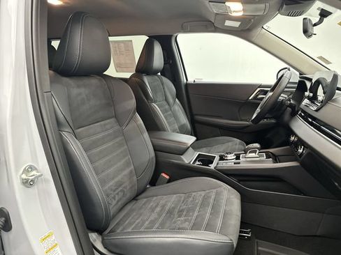 Used 2024 Mitsubishi Outlander SE Black Edition AWD/4WD image 28