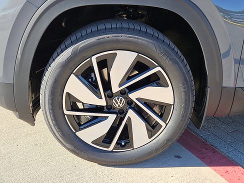 New 2026 Volkswagen Atlas SE image 6