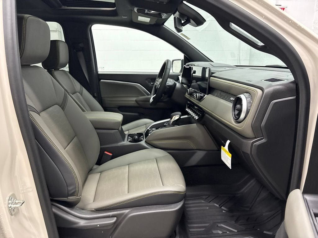 New 2026 Chevrolet Colorado ZR2 w/ Technology Package AWD/4WD image 36