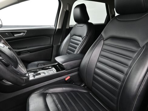 Used 2020 Ford Edge SEL w/ Convenience Package image 11