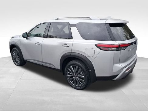 New 2025 Nissan Pathfinder SL w/ SL Premium Package image 3
