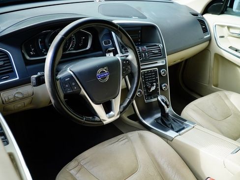 Used 2015 Volvo XC60 T5 Platinum image 10
