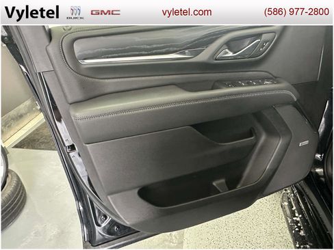 Used 2024 GMC Yukon Denali w/ Advanced Technology Package image 18