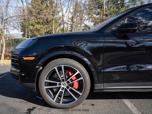 Used 2024 Porsche Cayenne S image 4