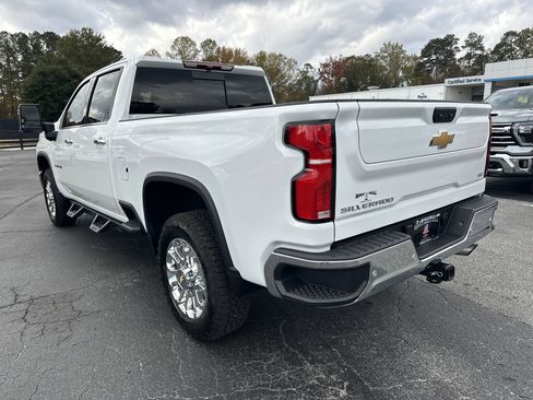 Used 2025 Chevrolet Silverado 2500 LTZ w/ LTZ Plus Package image 6