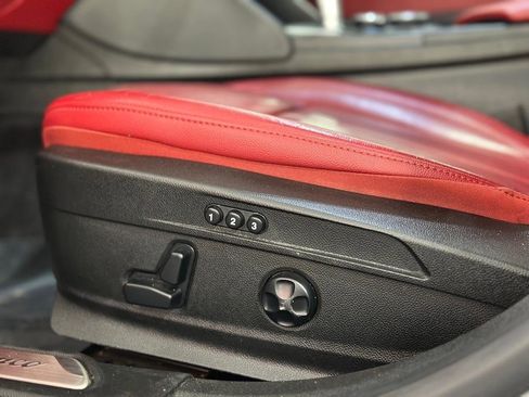 Used 2017 Alfa Romeo Giulia Base AWD image 27