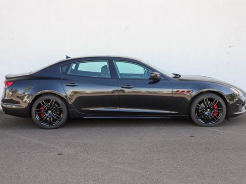 Used 2022 Maserati Quattroporte Modena Q4 AWD/4WD image 3