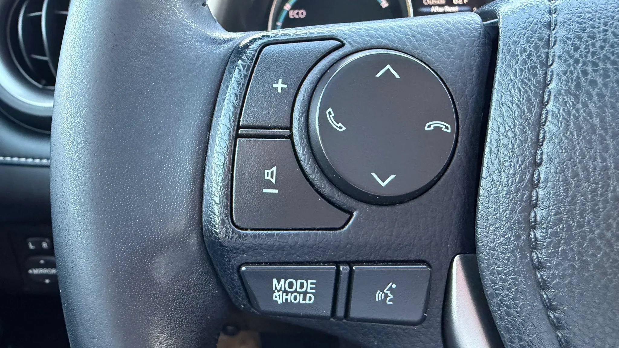 Used 2017 Toyota RAV4 Limited w/ Advanced Technology Package AWD/4WD image 12