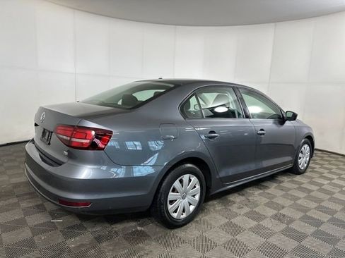 Used 2016 Volkswagen Jetta S image 3