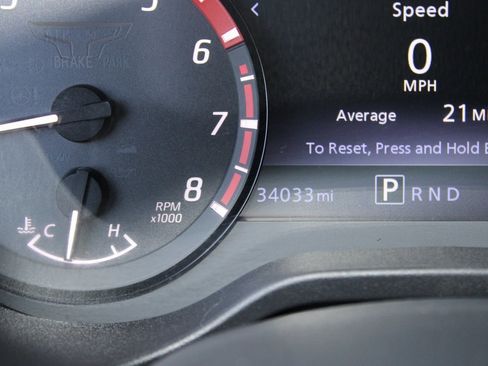 Used 2024 Nissan Titan PRO-4X w/ Pro-4x Convenience Package image 11