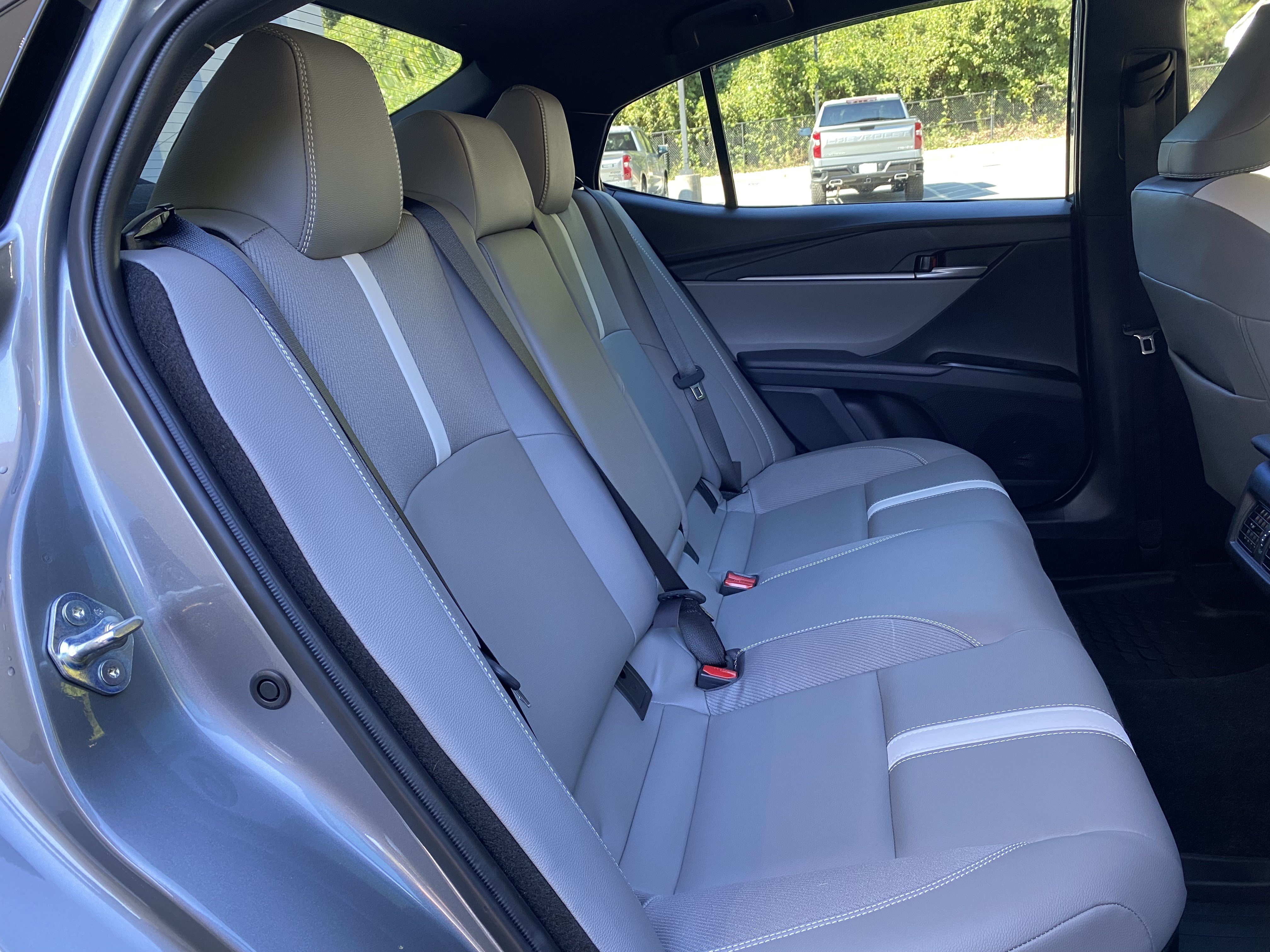 Used 2026 Toyota Camry SE FWD image 33