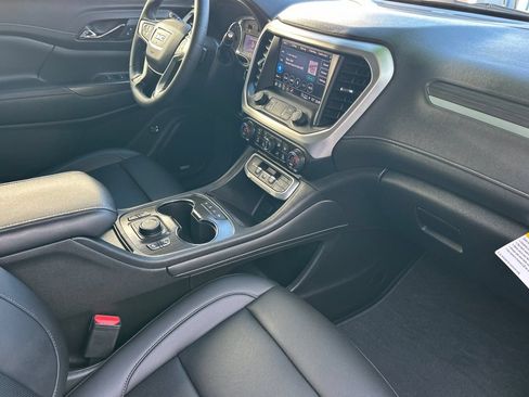 Used 2022 GMC Acadia SLT FWD image 21
