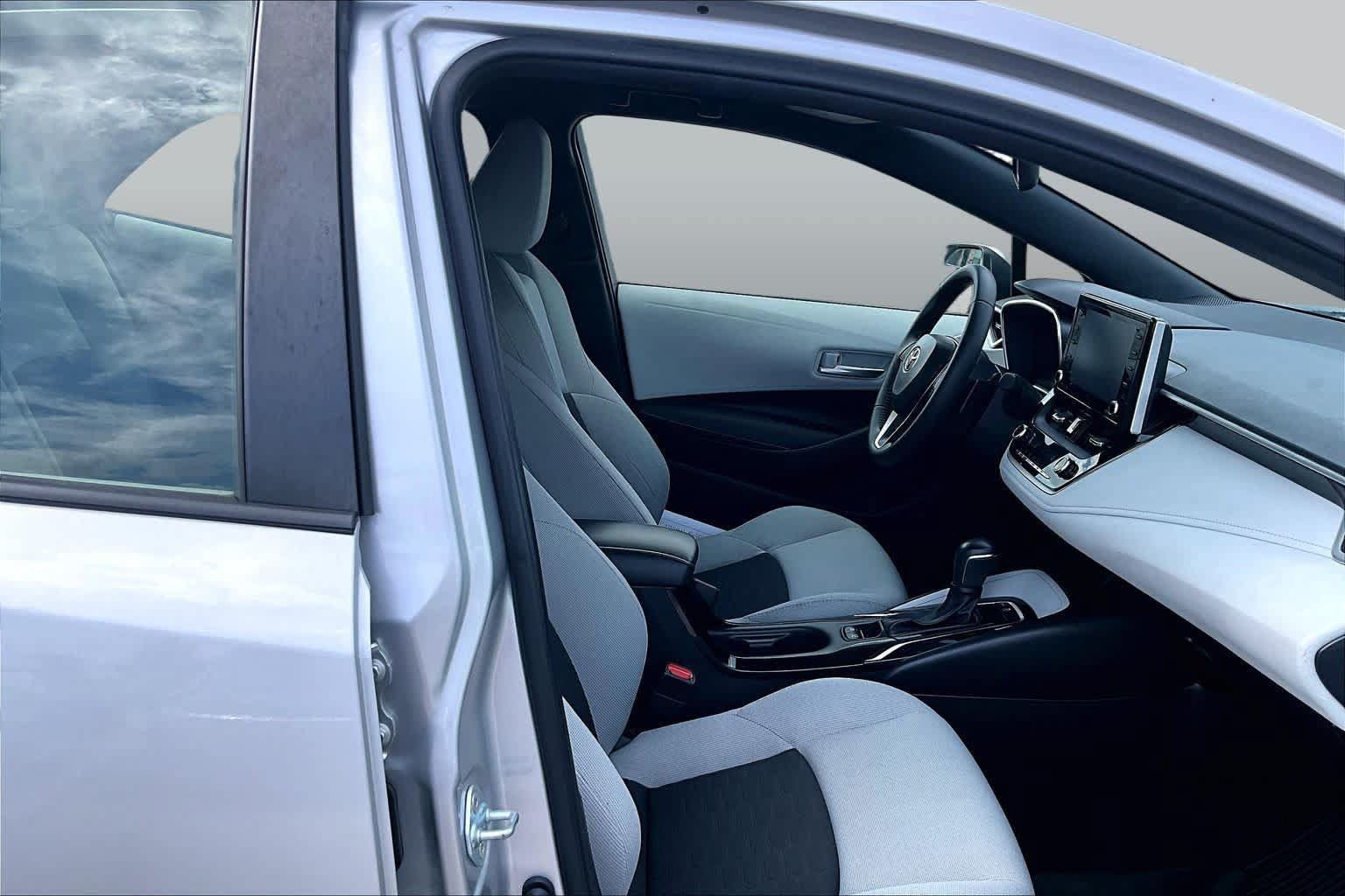 Used 2022 Toyota Corolla SE FWD image 9