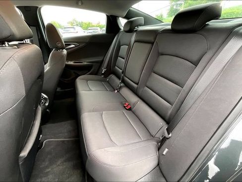 Used 2017 Chevrolet Malibu LT FWD image 26